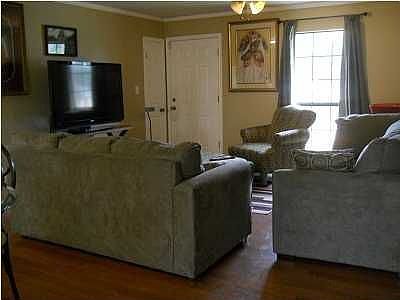 4th image of 735 Maude Dr