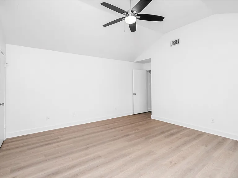 22514 Round Valley Dr — Photo 29