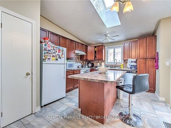4th image of 1263 Aldersbrook Rd