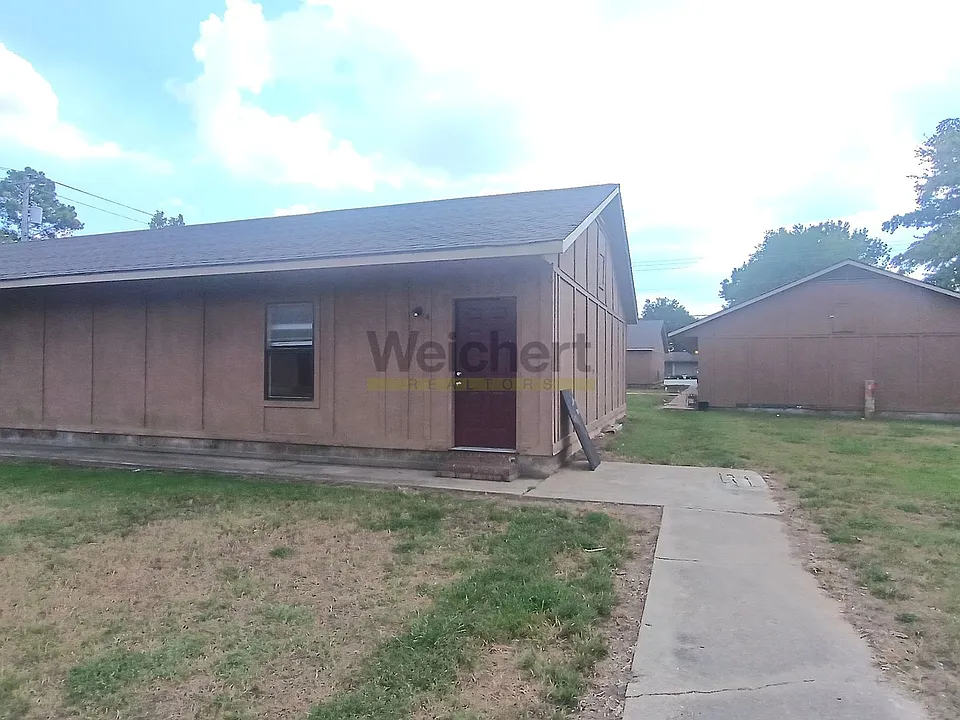 304 N 10th Ave #4
