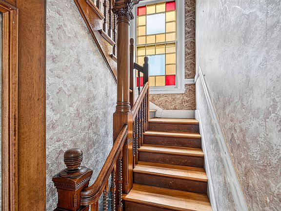 3rd image of 36 Mayfield St #3