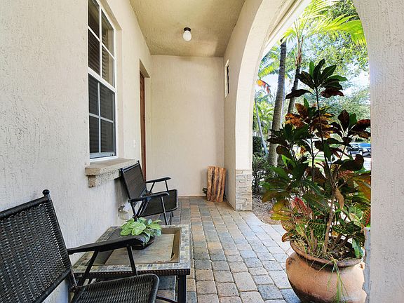 5th image of 816 Lincoln Ct