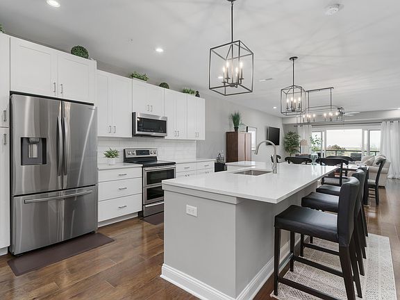 4th image of 5285 Highpointe Lakes Dr #302