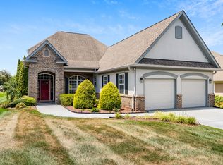 221 Kingbird Dr, Vonore, TN 37885
