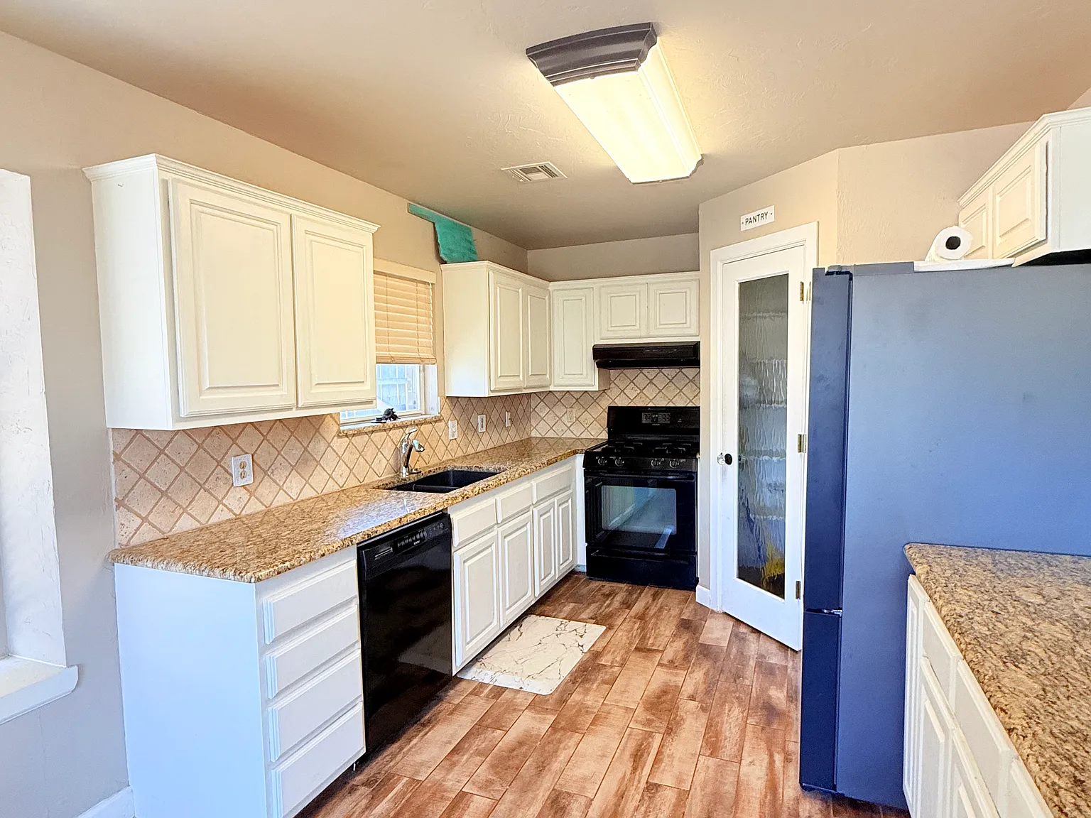 4 bed, 1711 sqft, $1,900 — Photo 4