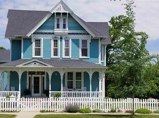 402 W Broadway St, Decorah, IA 52101