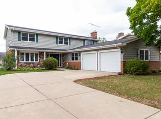 609 Independence Ct, Arlington Heights, IL 60005