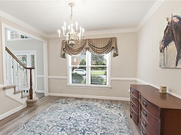 3rd image of 819 Keeling Dr