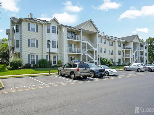 19 Pembrook Ave, North Brunswick, NJ 08902