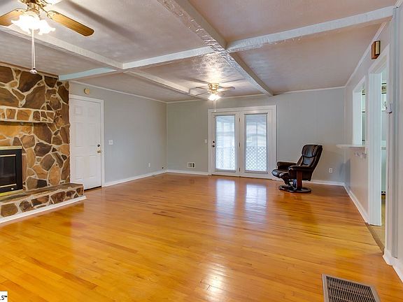 4th image of 120 Pennwood Ln