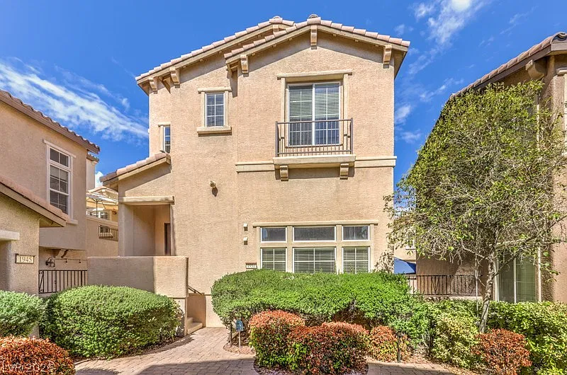 1951 Ardilea St