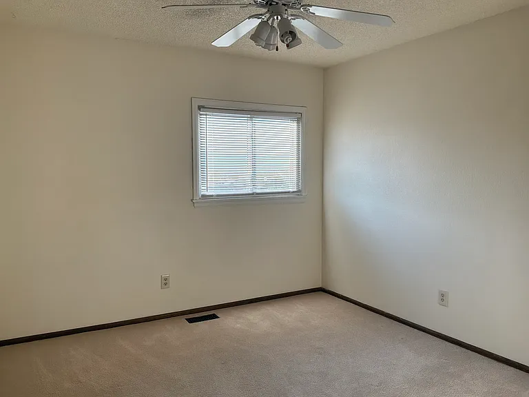 7730 Gibralter Dr — Photo 12