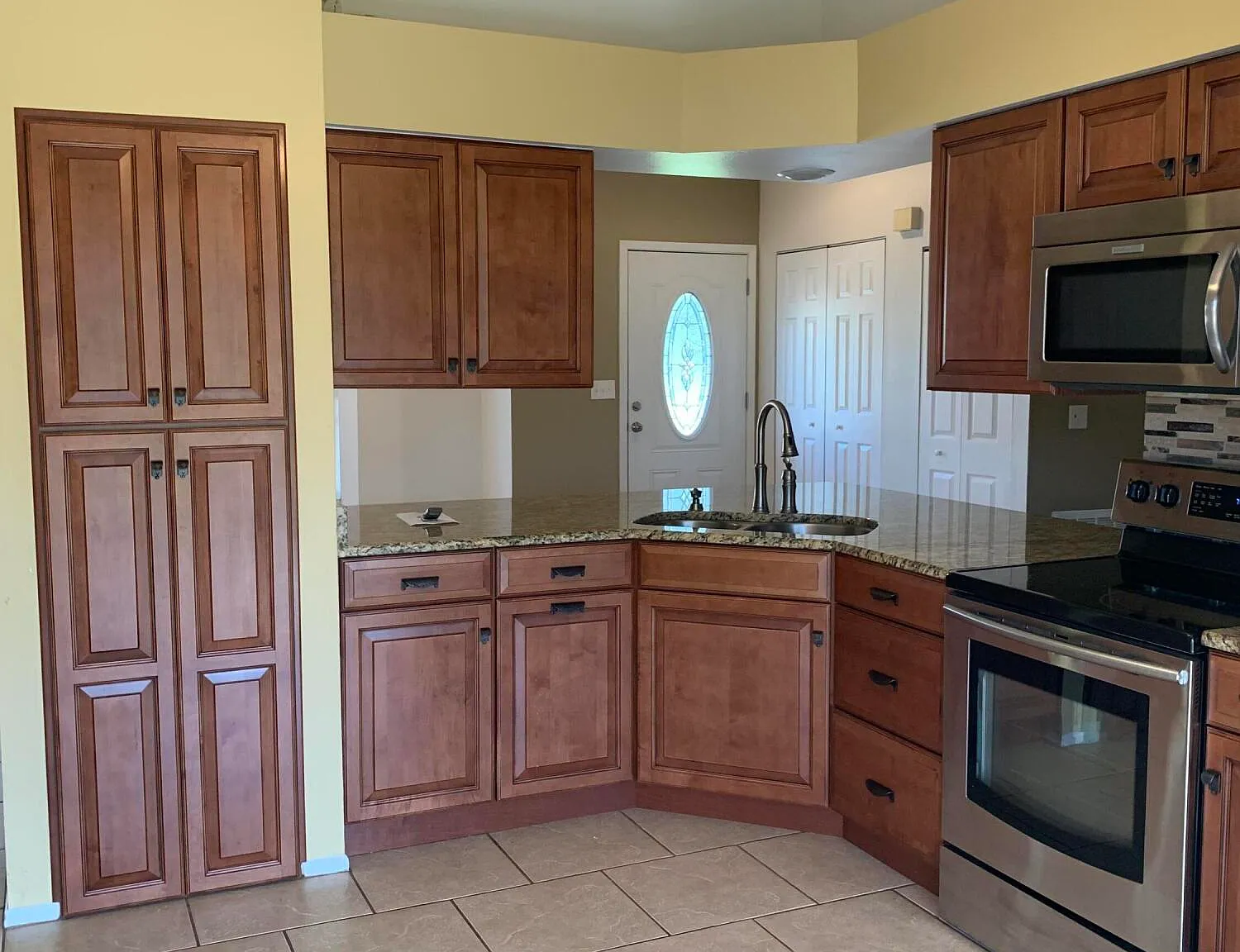 3 bed, 2.0 bath, 1346 sqft, $1,950 — Photo 2