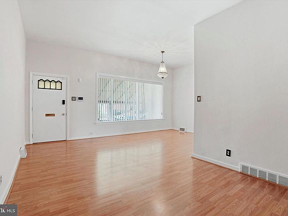 5th image of 8354 Summerdale Ave