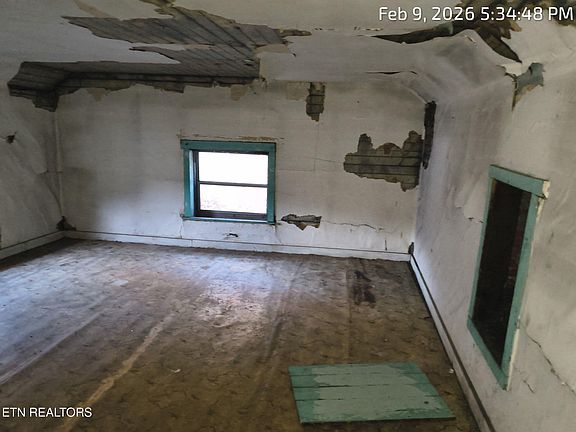 4th image of 403 Lower Briceville Rd
