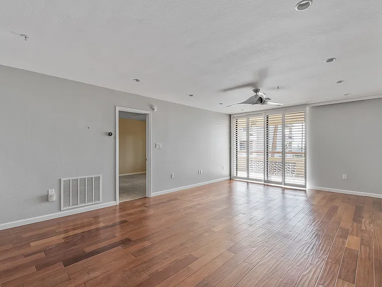 4200 N Miller Rd #428 — Photo 8