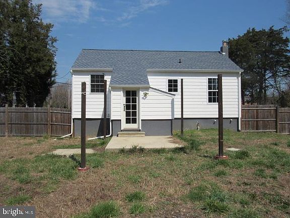 2nd image of 1887 West Blvd