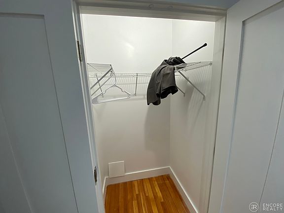 3rd image of 19 Regent Cir APT 3