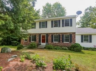 10 Eagles Nest Rd, Goffstown, NH 03045