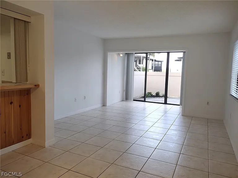 1069 Villa Dr #B103 — Photo 6