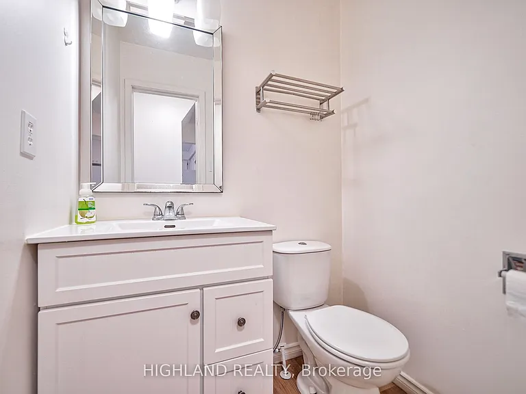 6455 Tisler Cres — Photo 15
