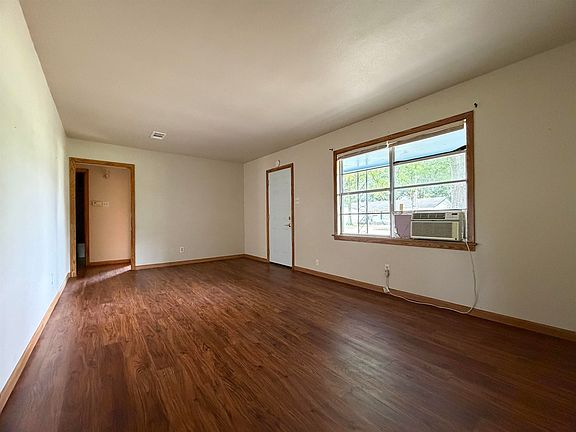 3rd image of 321 43rd St