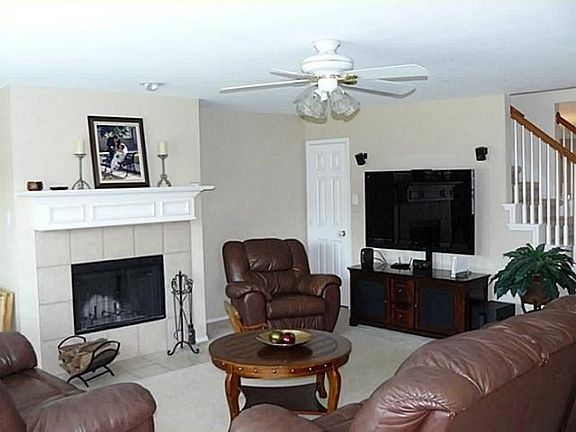 5th image of 2840 Park Place Dr
