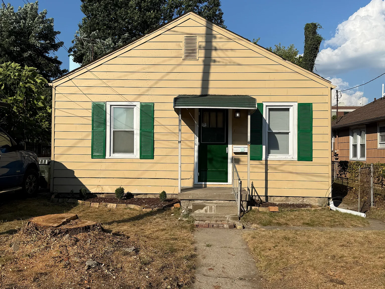 2 bed, 750 sqft, $1,000 — Photo 1