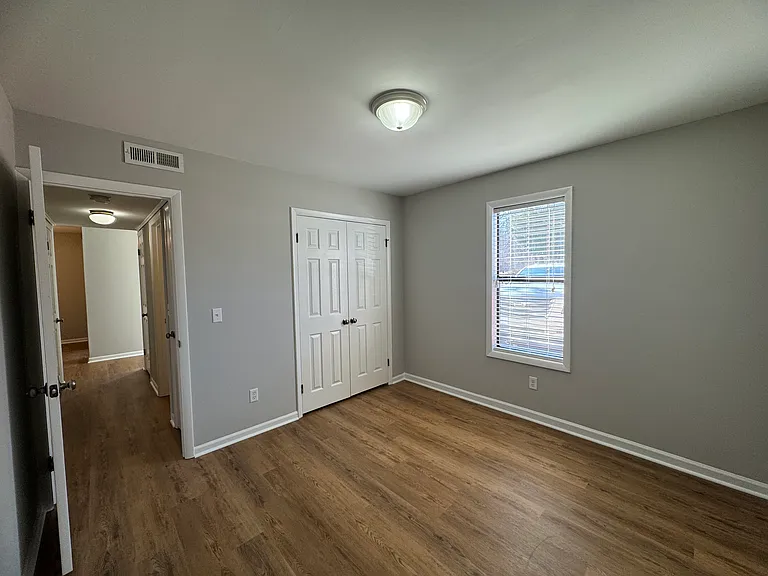 514 Brookside Ct — Photo 23