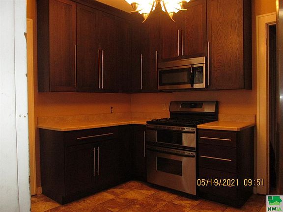 5th image of 3157 Dearborn Blvd