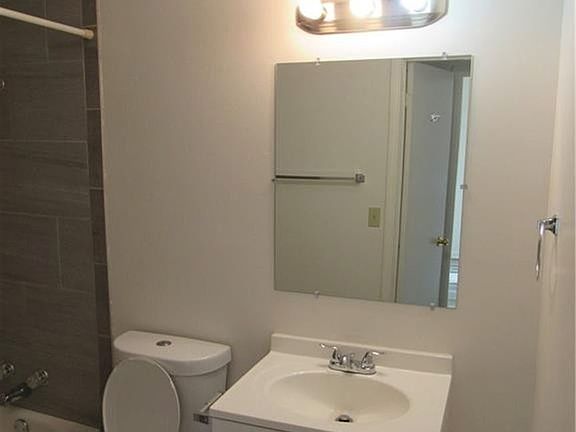 5th image of 402 Hill St #A