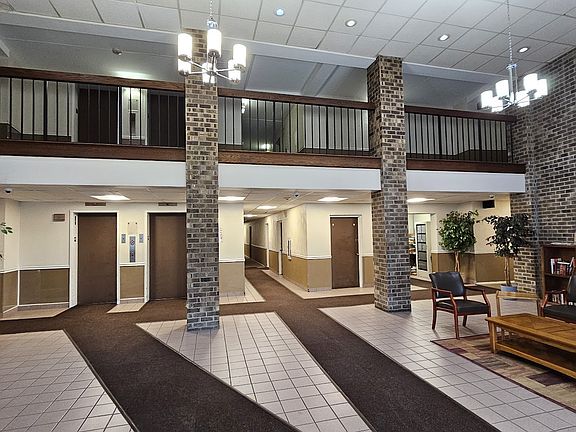 2nd image of 1460 Fairlane Dr APT 329