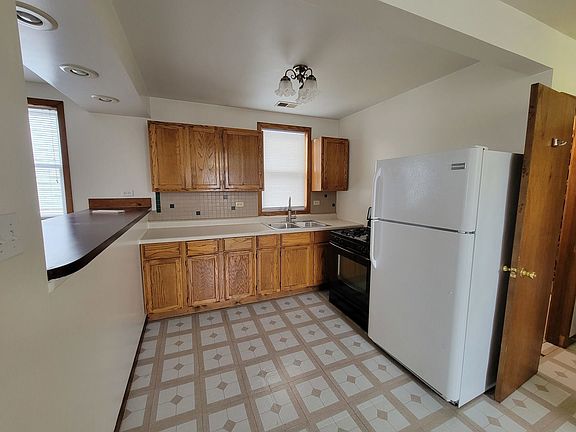 4th image of 2505 N Clybourn Ave #3