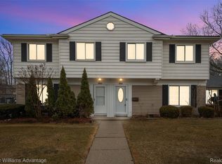 38088 Sherwood St, Westland, MI