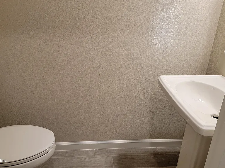 12870 Josslyn Ln — Photo 7