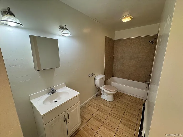 21 Jewett Ave #1 — Photo 9