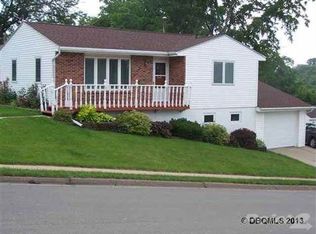 1275 Brown Ave, Dubuque, IA 52001