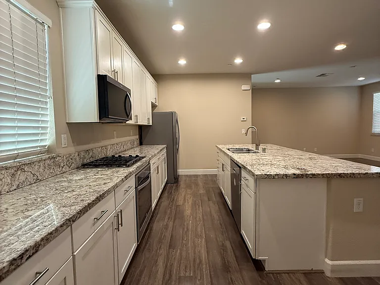1639 Murasky Pl — Photo 23