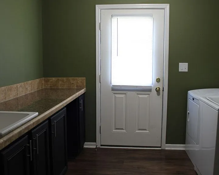 110 Fisher Dr — Photo 11