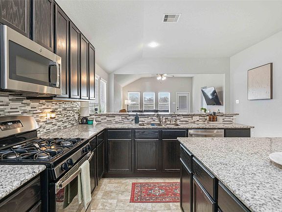 3rd image of 2639 Zephyr Ln