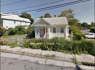 16 Weeks Ave, Hempstead, NY 11550