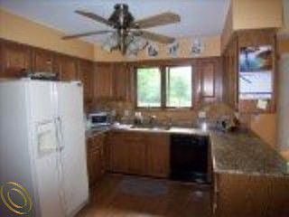 3rd image of 9442 Park Ln