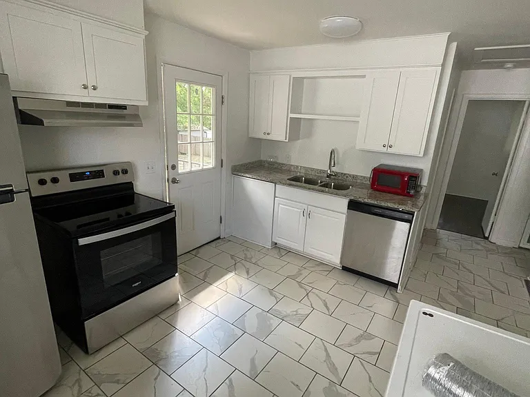 3635 Redmon St #D — Photo 3