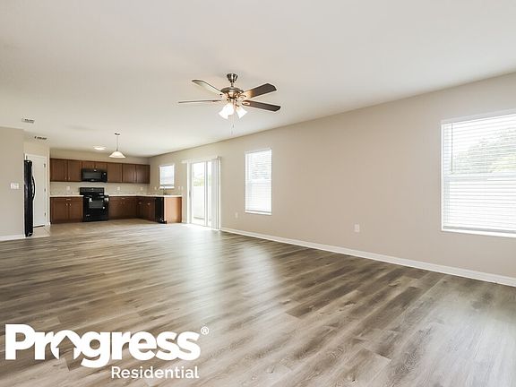 5th image of 10446 Laguna Plains Dr