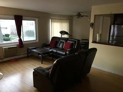 2 bed, 1100 sqft, $1,700 — Photo 1