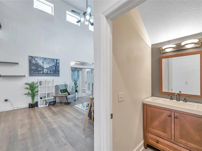 1507 W Windhorst Rd — Photo 11