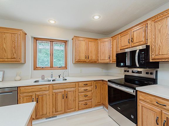 3rd image of 5205 W Tamarac Dr