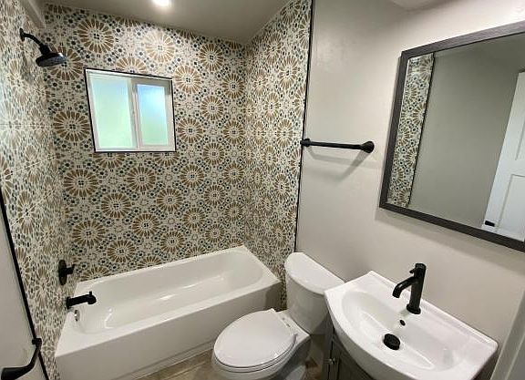 3rd image of 2923 E 10th St #2923