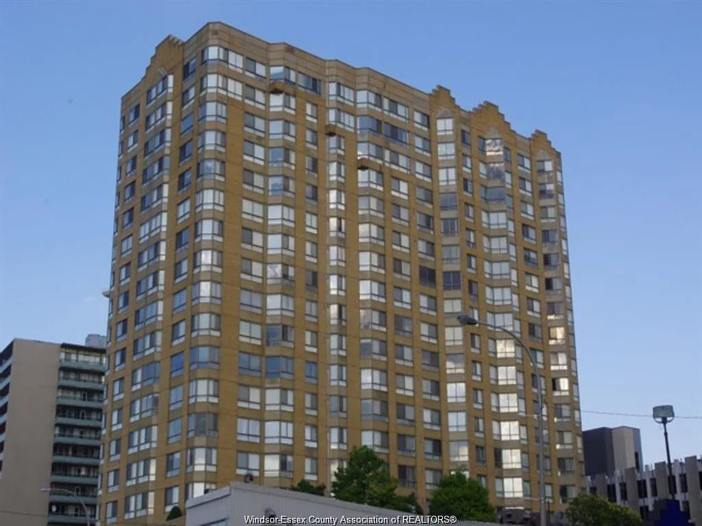 2 bed, 1.5 bath, 890 sqft, $2,500 — Photo 1