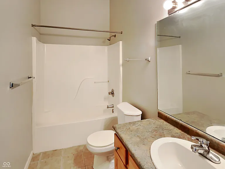 114 S Meridian St #C — Photo 15